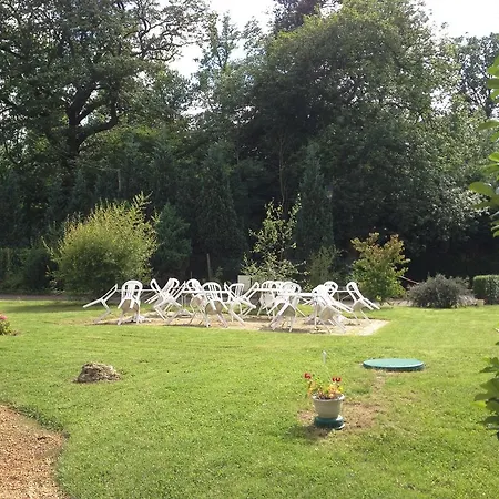 Le Chant Des Oiseaux Maison d'hôtes Magny-les-Hameaux